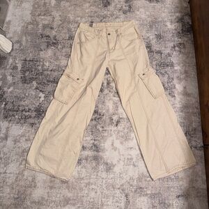 Levis lightweight cargo pants 30